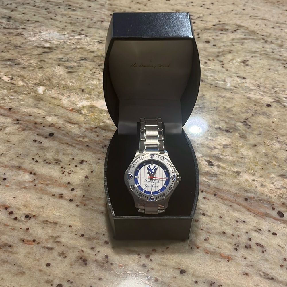 Danbury Mint Yankee watch
